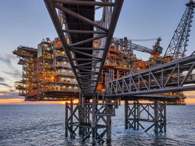 IndLand_OilGas-735x551